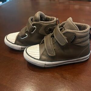 Chuck Taylor Converse All Star water repellent high tops kids size 10